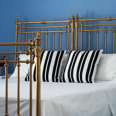 Crudo ベッド・アンド・ブレックファスト